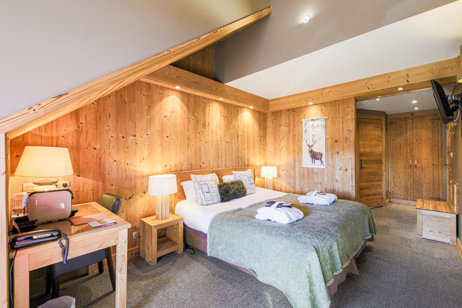 Hotel Et Spa Les Clarines 科朗松昂韦尔科尔 外观 照片