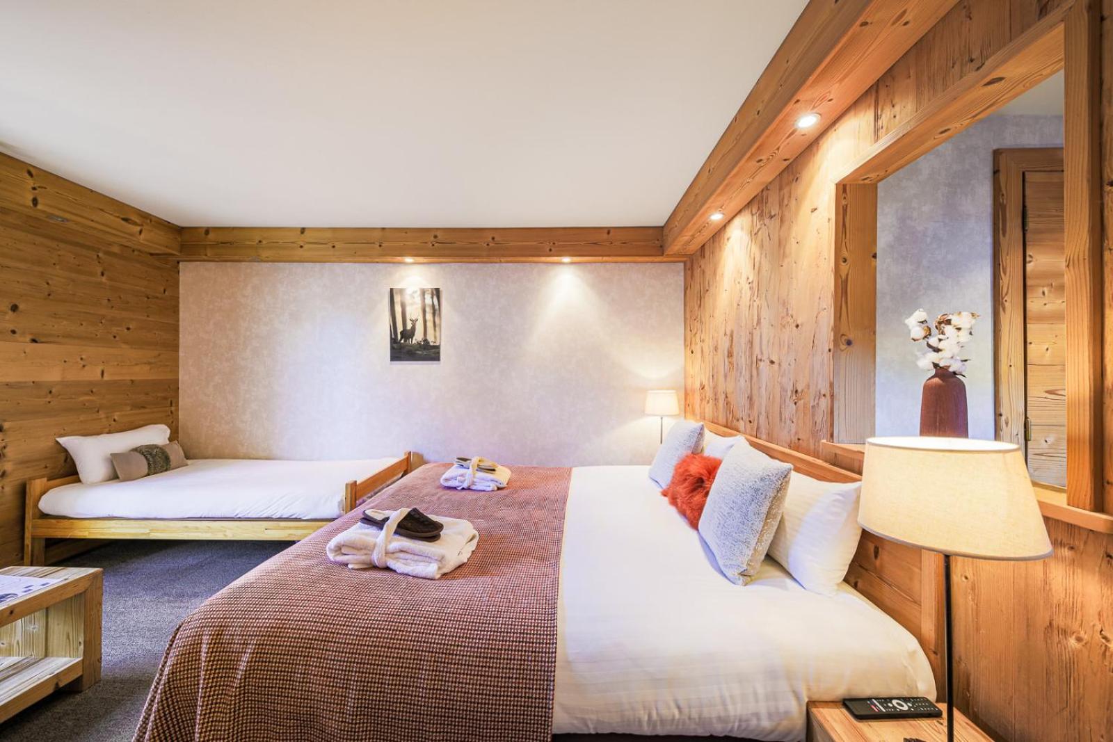 Hotel Et Spa Les Clarines 科朗松昂韦尔科尔 外观 照片