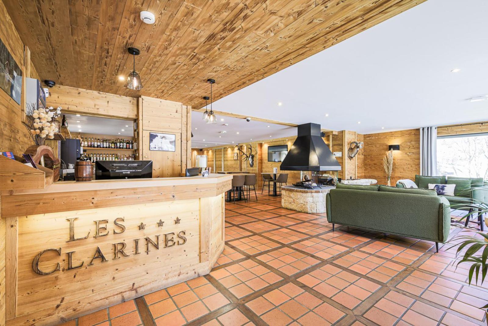 Hotel Et Spa Les Clarines 科朗松昂韦尔科尔 外观 照片